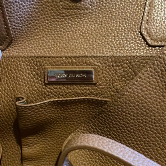 Tory Burch tan large purse. New - Picture 3 of 3